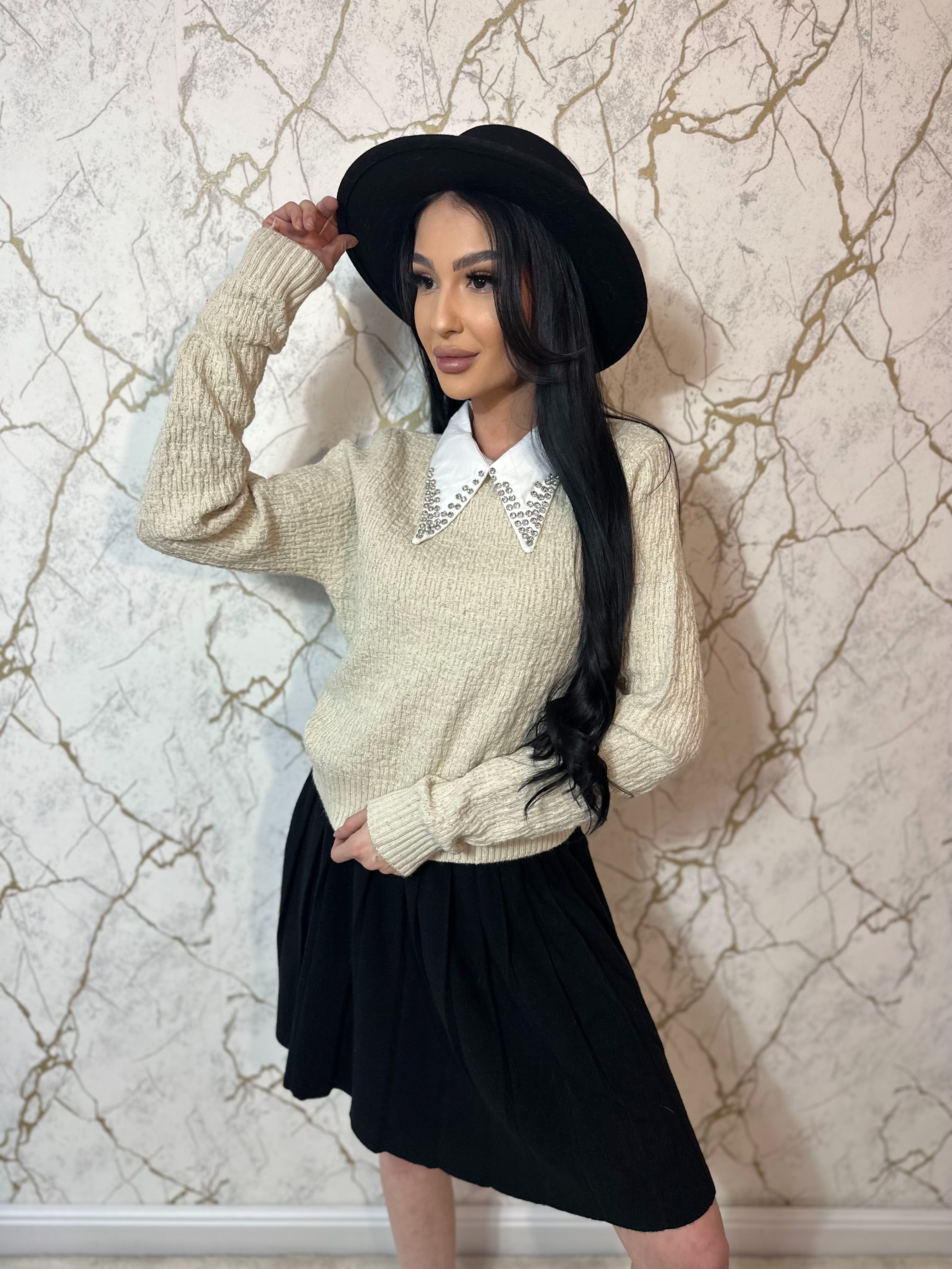 Bluză cu guler si sclipici