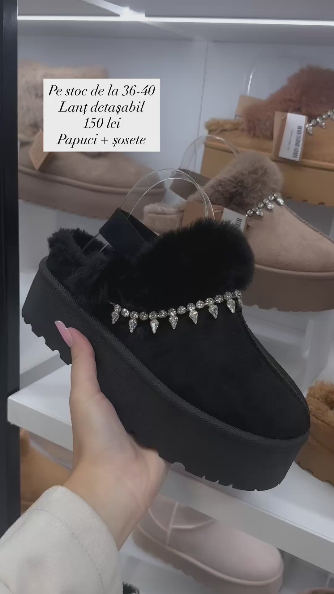 Papuci UG negrii pietre